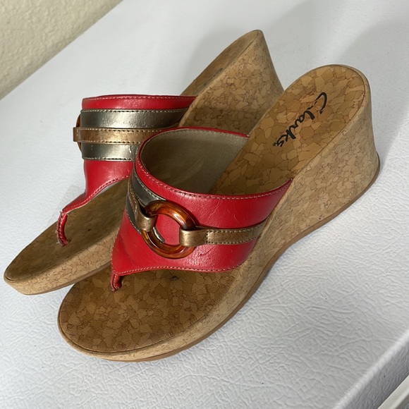 Clarks Women’s Red Wedge Sandals. Good Condition. Size 8M. - Picture 1 of 15